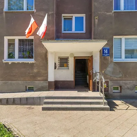 Apartment Family With A Workspace And Balcony Close To The Old Town Of By Renters