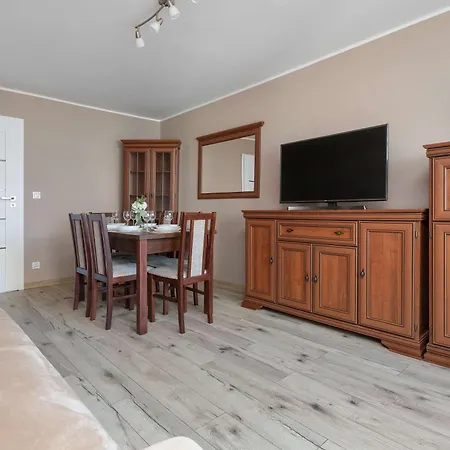 Appartement Family With A Workspace And Balcony Close To The Old Town Of By Renters