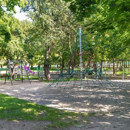 Family With A Workspace And Balcony Close To The Old Town Of By Renters Appartement