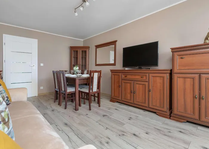 Apartman Family With A Workspace And Balcony Close To The Old Town Of By Renters