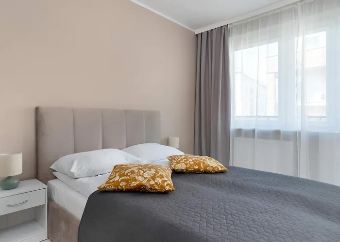 Family With A Workspace And Balcony Close To The Old Town Of By Renters شقة غدانسك