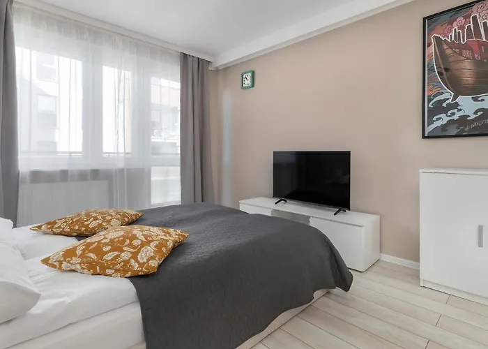 Family With A Workspace And Balcony Close To The Old Town Of By Renters *